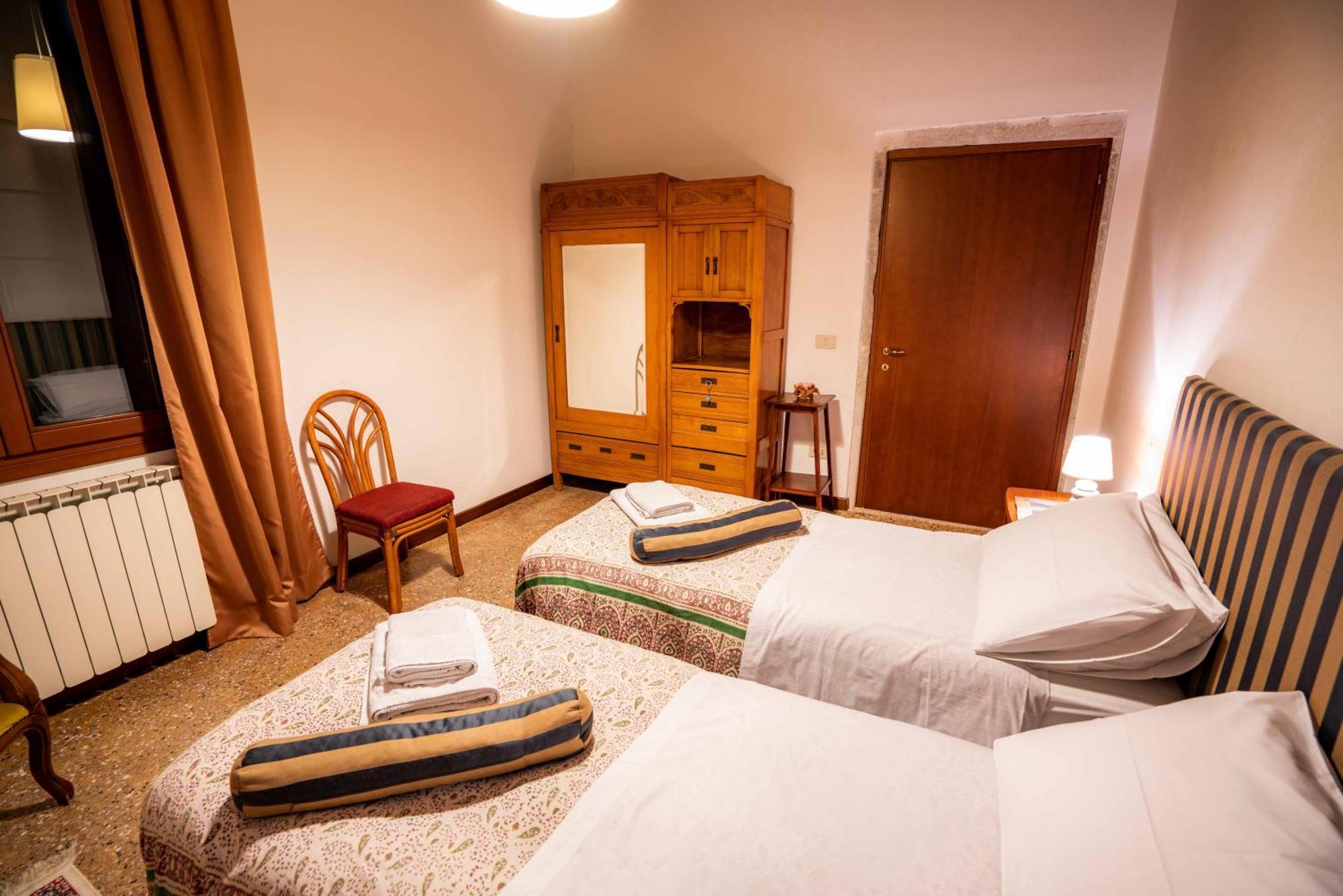 San Trovaso Apartment Venice Exterior photo