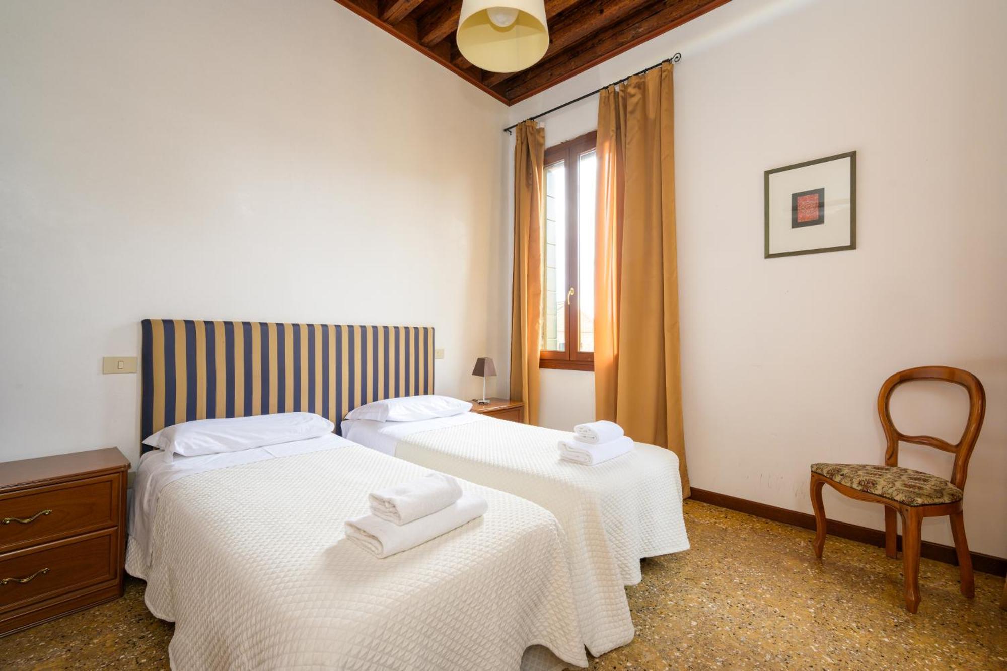San Trovaso Apartment Venice Exterior photo