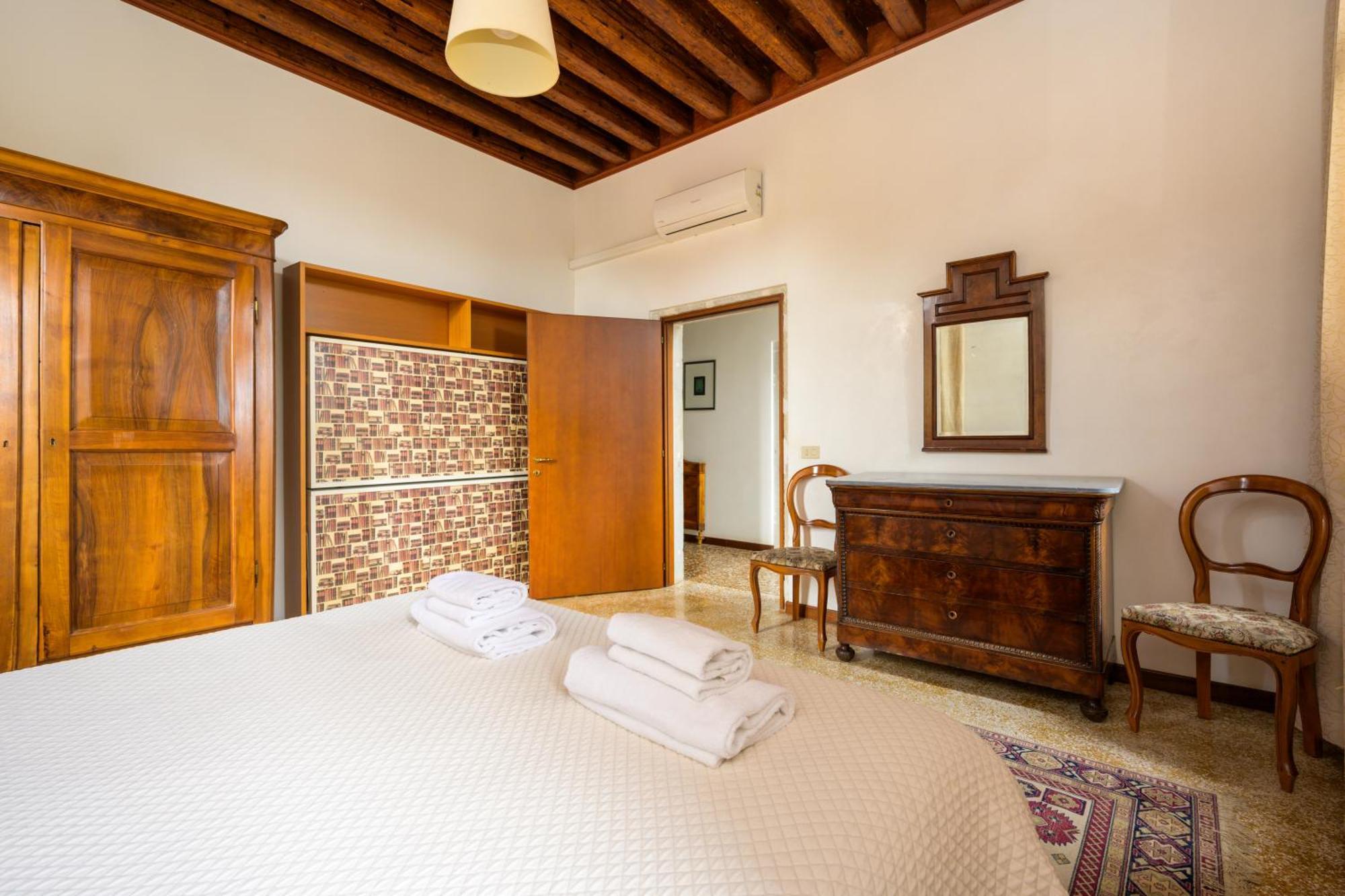 San Trovaso Apartment Venice Exterior photo