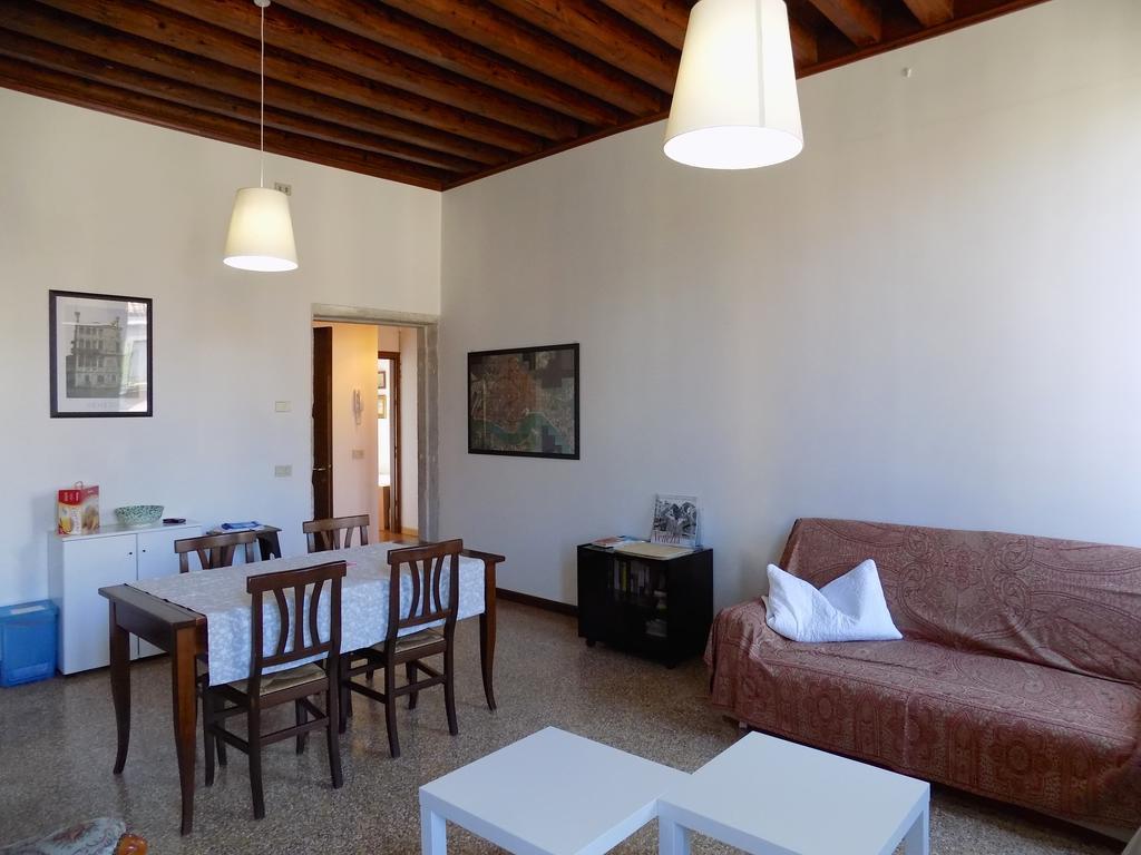 San Trovaso Apartment Venice Exterior photo