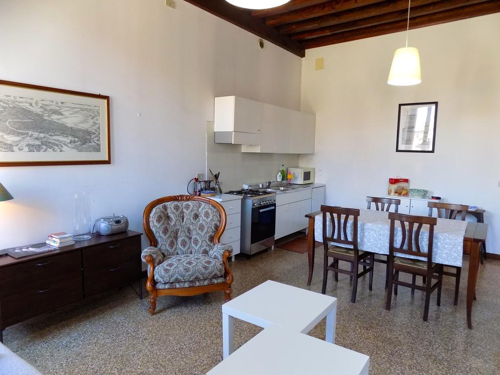 San Trovaso Apartment Venice Exterior photo