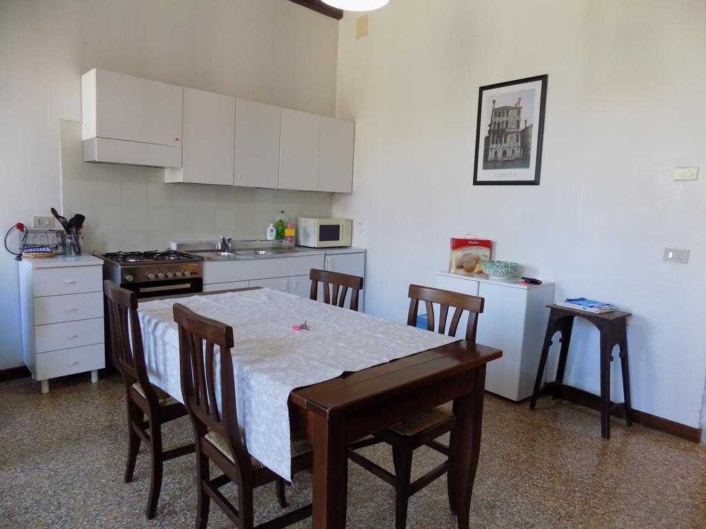 San Trovaso Apartment Venice Exterior photo