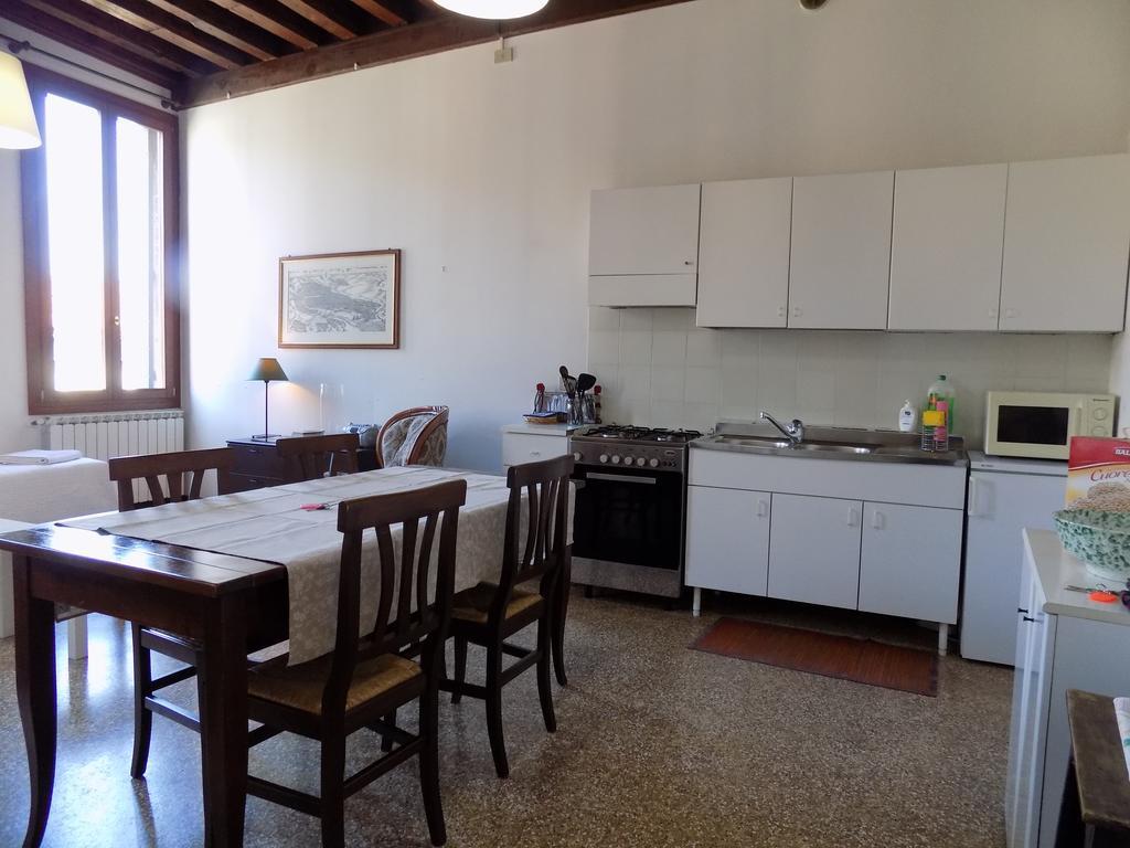 San Trovaso Apartment Venice Exterior photo